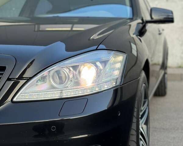 Черный Мерседес С Класс, объемом двигателя 4.66 л и пробегом 240 тыс. км за 13700 $, фото 10 на Automoto.ua