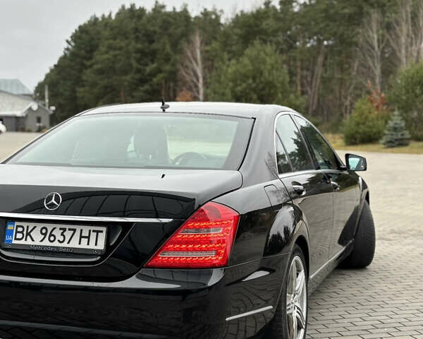 Черный Мерседес С Класс, объемом двигателя 3 л и пробегом 360 тыс. км за 17999 $, фото 7 на Automoto.ua