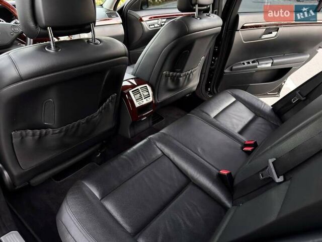 Чорний Мерседес С Клас, об'ємом двигуна 3 л та пробігом 211 тис. км за 23400 $, фото 54 на Automoto.ua