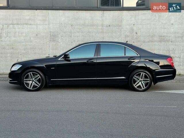 Черный Мерседес С Класс, объемом двигателя 4.66 л и пробегом 240 тыс. км за 13700 $, фото 9 на Automoto.ua