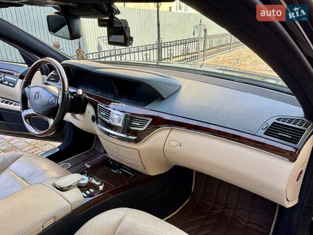 Черный Мерседес С Класс, объемом двигателя 3 л и пробегом 255 тыс. км за 24500 $, фото 19 на Automoto.ua