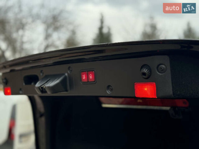 Чорний Мерседес С Клас, об'ємом двигуна 3 л та пробігом 260 тис. км за 18500 $, фото 66 на Automoto.ua