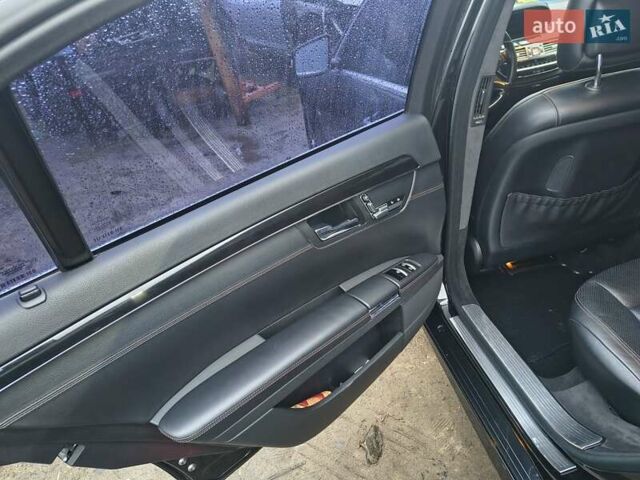 Черный Мерседес С Класс, объемом двигателя 4.66 л и пробегом 217 тыс. км за 16000 $, фото 7 на Automoto.ua