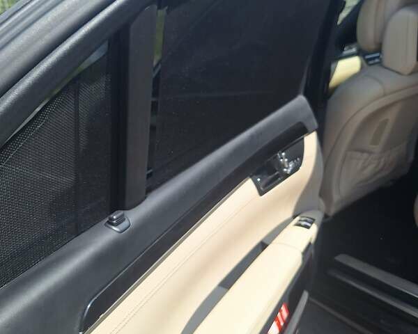 Черный Мерседес С Класс, объемом двигателя 5.46 л и пробегом 225 тыс. км за 16000 $, фото 13 на Automoto.ua