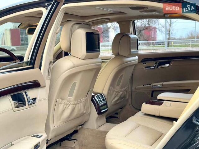 Черный Мерседес С Класс, объемом двигателя 4.7 л и пробегом 201 тыс. км за 12900 $, фото 21 на Automoto.ua