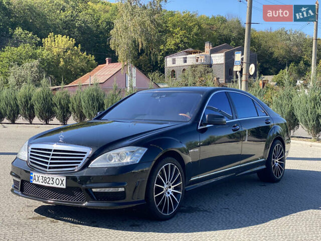 Черный Мерседес С Класс, объемом двигателя 4.66 л и пробегом 280 тыс. км за 18400 $, фото 3 на Automoto.ua