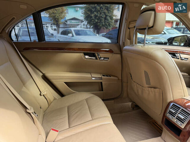 Чорний Мерседес С Клас, об'ємом двигуна 3 л та пробігом 337 тис. км за 19900 $, фото 23 на Automoto.ua