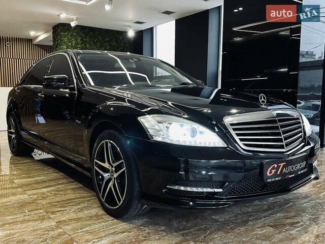 Черный Мерседес С Класс, объемом двигателя 4.7 л и пробегом 175 тыс. км за 24900 $, фото 3 на Automoto.ua