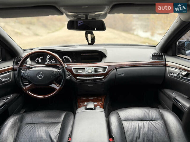 Черный Мерседес С Класс, объемом двигателя 4.66 л и пробегом 158 тыс. км за 12500 $, фото 30 на Automoto.ua