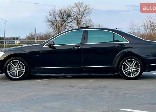 Черный Мерседес С Класс, объемом двигателя 4.7 л и пробегом 201 тыс. км за 12900 $, фото 6 на Automoto.ua