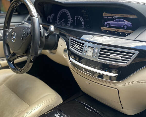 Черный Мерседес С Класс, объемом двигателя 5.46 л и пробегом 345 тыс. км за 16300 $, фото 33 на Automoto.ua