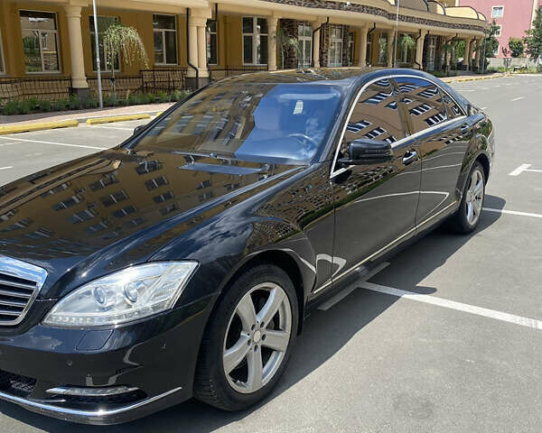 Черный Мерседес С Класс, объемом двигателя 5.46 л и пробегом 345 тыс. км за 16300 $, фото 1 на Automoto.ua