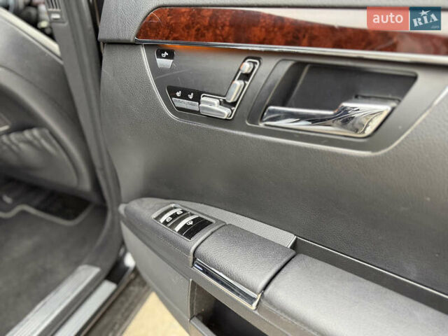 Черный Мерседес С Класс, объемом двигателя 4.66 л и пробегом 158 тыс. км за 12500 $, фото 26 на Automoto.ua