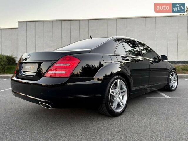 Чорний Мерседес С Клас, об'ємом двигуна 3 л та пробігом 211 тис. км за 23400 $, фото 16 на Automoto.ua