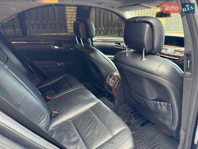 Черный Мерседес С Класс, объемом двигателя 4.66 л и пробегом 180 тыс. км за 15250 $, фото 8 на Automoto.ua