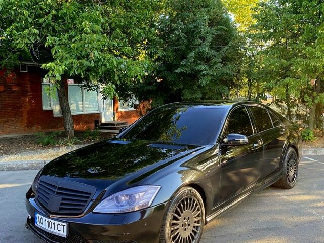 Чорний Мерседес С Клас, об'ємом двигуна 3 л та пробігом 280 тис. км за 13500 $, фото 1 на Automoto.ua