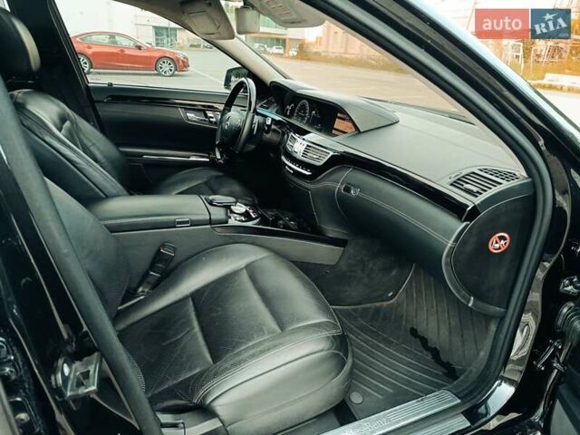 Черный Мерседес С Класс, объемом двигателя 4.7 л и пробегом 288 тыс. км за 12800 $, фото 32 на Automoto.ua