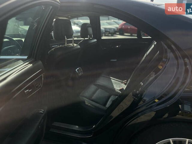 Черный Мерседес С Класс, объемом двигателя 3 л и пробегом 455 тыс. км за 15999 $, фото 12 на Automoto.ua