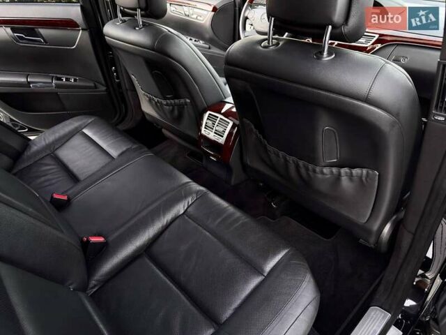 Чорний Мерседес С Клас, об'ємом двигуна 3 л та пробігом 211 тис. км за 23400 $, фото 61 на Automoto.ua