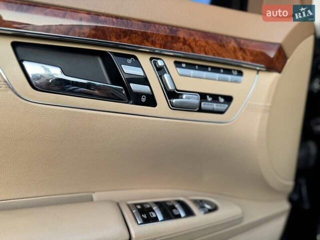 Черный Мерседес С Класс, объемом двигателя 4.66 л и пробегом 240 тыс. км за 13700 $, фото 30 на Automoto.ua