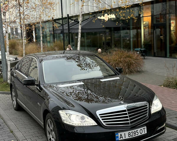 Черный Мерседес С Класс, объемом двигателя 5.5 л и пробегом 150 тыс. км за 17999 $, фото 97 на Automoto.ua