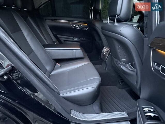 Черный Мерседес С Класс, объемом двигателя 3 л и пробегом 279 тыс. км за 17700 $, фото 15 на Automoto.ua