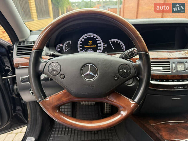 Черный Мерседес С Класс, объемом двигателя 4.66 л и пробегом 180 тыс. км за 15250 $, фото 17 на Automoto.ua
