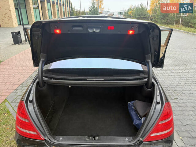 Черный Мерседес С Класс, объемом двигателя 5.5 л и пробегом 150 тыс. км за 17999 $, фото 86 на Automoto.ua