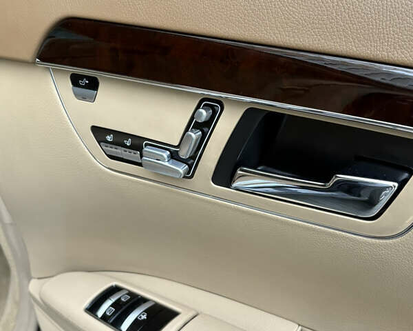 Черный Мерседес С Класс, объемом двигателя 5.5 л и пробегом 150 тыс. км за 17999 $, фото 24 на Automoto.ua