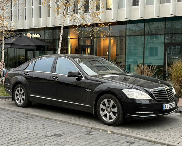 Черный Мерседес С Класс, объемом двигателя 5.5 л и пробегом 150 тыс. км за 17999 $, фото 102 на Automoto.ua