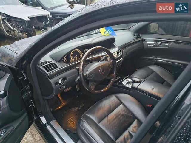 Черный Мерседес С Класс, объемом двигателя 4.66 л и пробегом 217 тыс. км за 16000 $, фото 5 на Automoto.ua