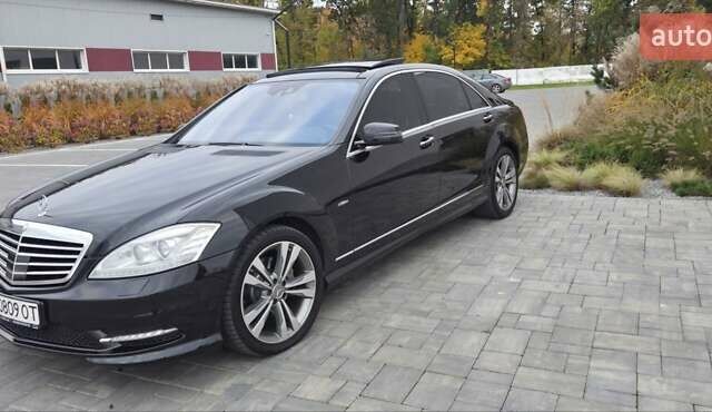 Чорний Мерседес С Клас, об'ємом двигуна 3 л та пробігом 315 тис. км за 18900 $, фото 5 на Automoto.ua
