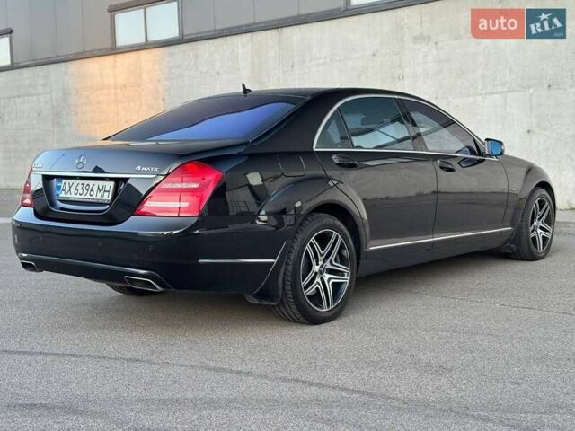 Черный Мерседес С Класс, объемом двигателя 4.66 л и пробегом 240 тыс. км за 13700 $, фото 13 на Automoto.ua