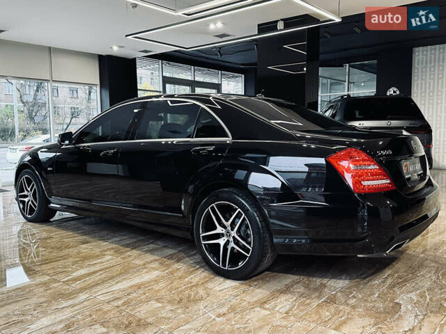 Черный Мерседес С Класс, объемом двигателя 4.7 л и пробегом 175 тыс. км за 24900 $, фото 14 на Automoto.ua