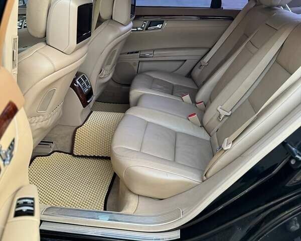 Черный Мерседес С Класс, объемом двигателя 4.66 л и пробегом 240 тыс. км за 13700 $, фото 25 на Automoto.ua