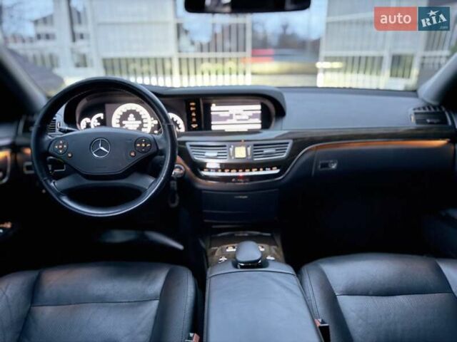 Черный Мерседес С Класс, объемом двигателя 3 л и пробегом 279 тыс. км за 17700 $, фото 12 на Automoto.ua
