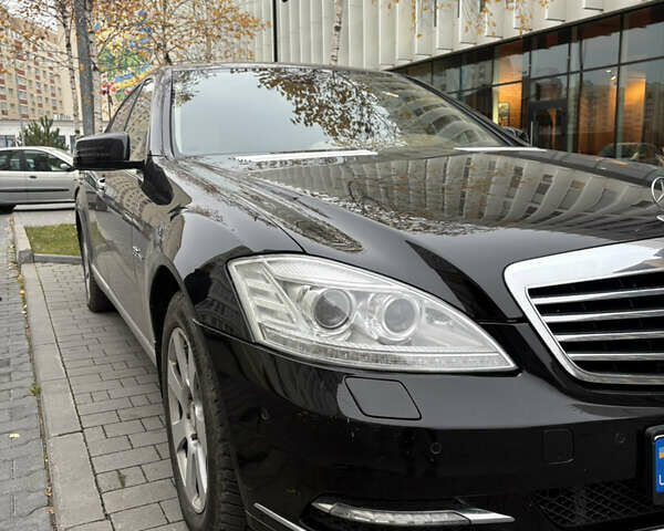 Черный Мерседес С Класс, объемом двигателя 5.5 л и пробегом 150 тыс. км за 17999 $, фото 8 на Automoto.ua