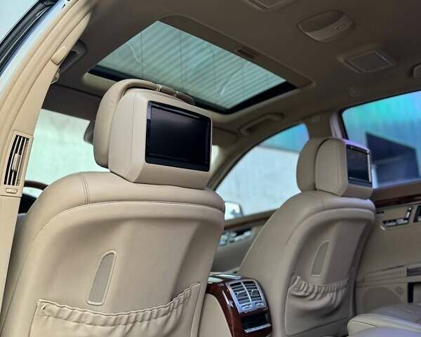 Черный Мерседес С Класс, объемом двигателя 4.66 л и пробегом 240 тыс. км за 13700 $, фото 16 на Automoto.ua