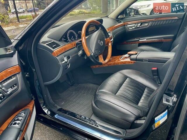 Чорний Мерседес С Клас, об'ємом двигуна 5.51 л та пробігом 98 тис. км за 25500 $, фото 14 на Automoto.ua