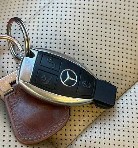 Черный Мерседес С Класс, объемом двигателя 5.46 л и пробегом 241 тыс. км за 16500 $, фото 31 на Automoto.ua