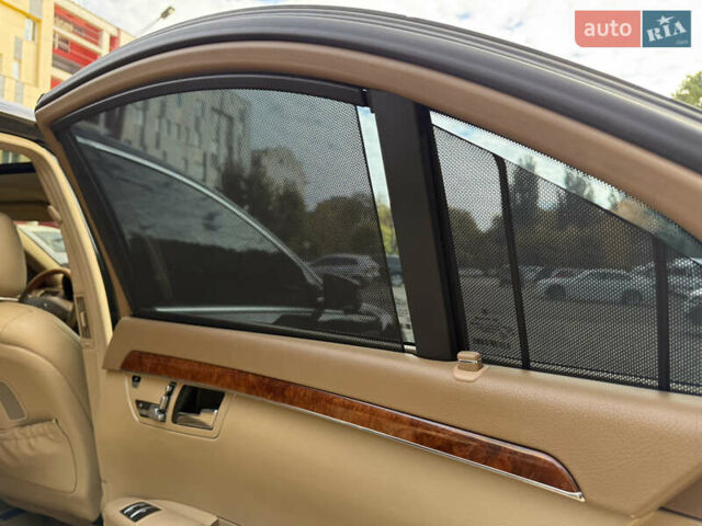 Чорний Мерседес С Клас, об'ємом двигуна 3 л та пробігом 337 тис. км за 19900 $, фото 19 на Automoto.ua