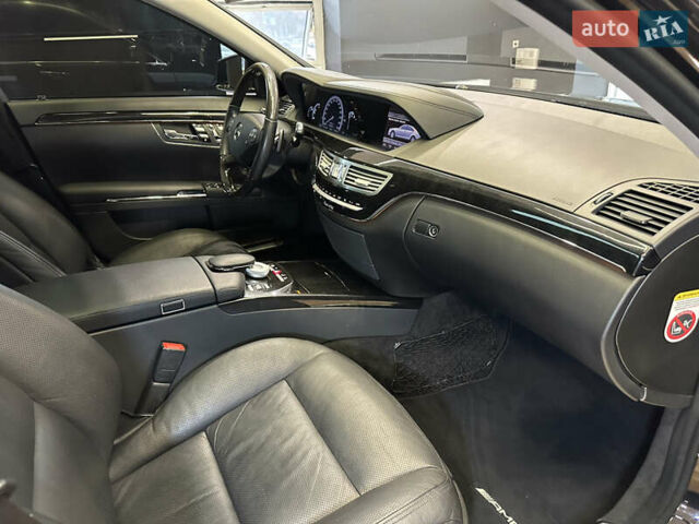 Черный Мерседес С Класс, объемом двигателя 4.7 л и пробегом 175 тыс. км за 24900 $, фото 59 на Automoto.ua