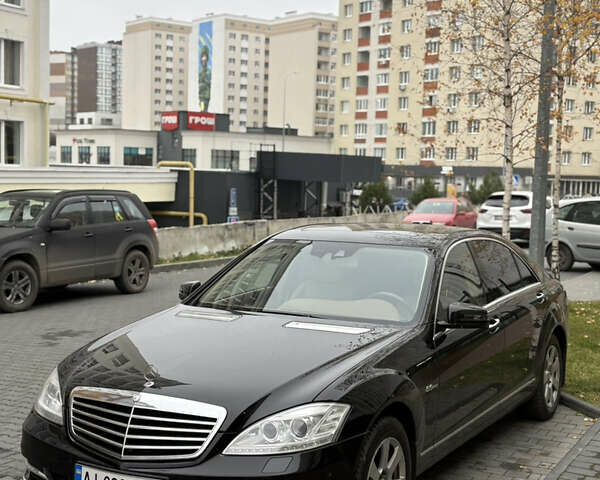 Черный Мерседес С Класс, объемом двигателя 5.5 л и пробегом 150 тыс. км за 17999 $, фото 6 на Automoto.ua