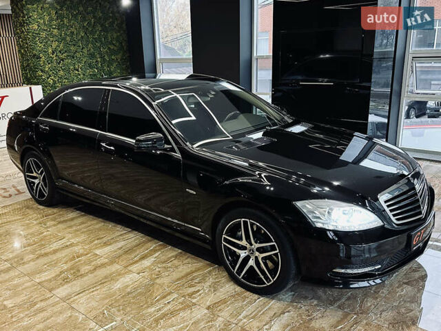 Черный Мерседес С Класс, объемом двигателя 4.7 л и пробегом 175 тыс. км за 24900 $, фото 6 на Automoto.ua