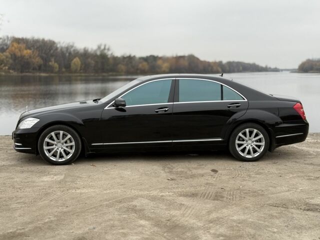 Черный Мерседес С Класс, объемом двигателя 4.7 л и пробегом 158 тыс. км за 12500 $, фото 3 на Automoto.ua