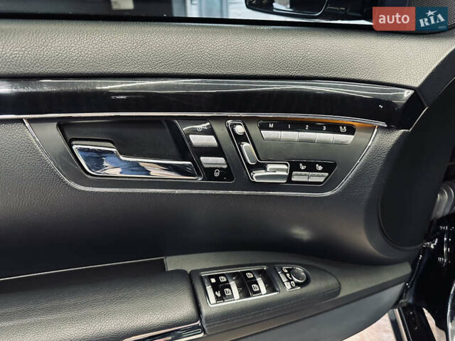 Черный Мерседес С Класс, объемом двигателя 4.7 л и пробегом 175 тыс. км за 24900 $, фото 23 на Automoto.ua