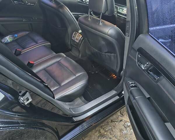 Черный Мерседес С Класс, объемом двигателя 4.66 л и пробегом 217 тыс. км за 16000 $, фото 10 на Automoto.ua