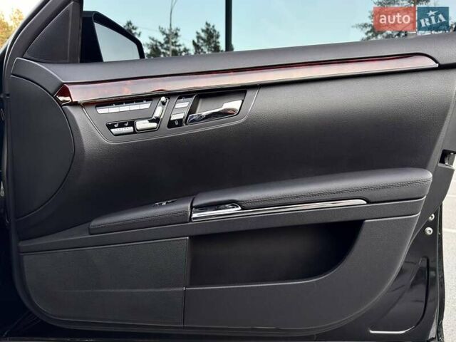 Чорний Мерседес С Клас, об'ємом двигуна 3 л та пробігом 211 тис. км за 23400 $, фото 46 на Automoto.ua