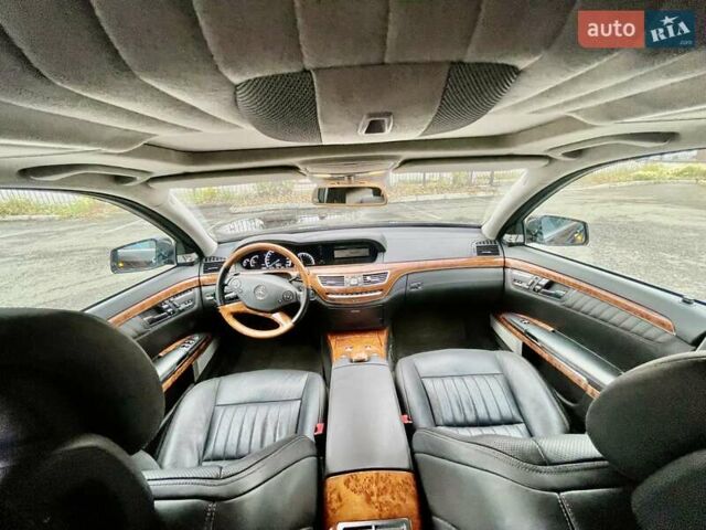 Чорний Мерседес С Клас, об'ємом двигуна 5.51 л та пробігом 98 тис. км за 25500 $, фото 22 на Automoto.ua