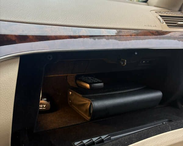 Черный Мерседес С Класс, объемом двигателя 5.5 л и пробегом 150 тыс. км за 17999 $, фото 54 на Automoto.ua